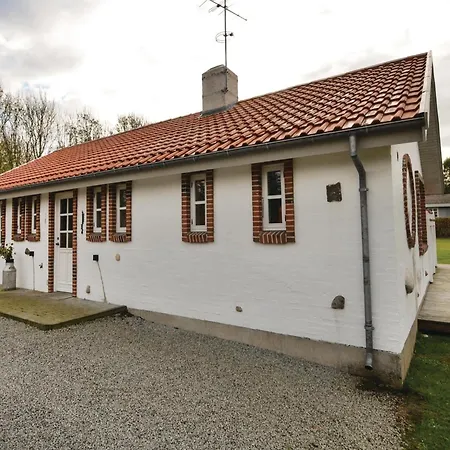 3 Bedroom Lovely Home In Spottrup