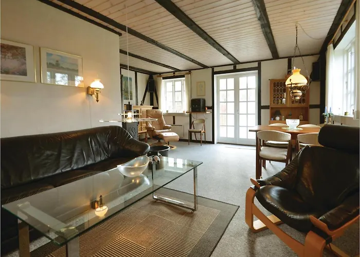Three-bedroom In Dom wakacyjny *