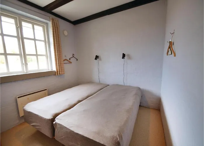 Dom wakacyjny Three-bedroom In *
