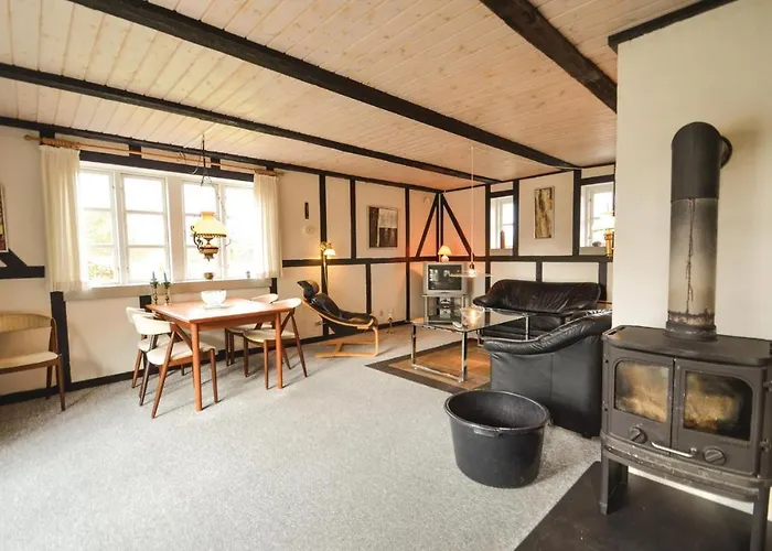 Dom wakacyjny Three-bedroom In *