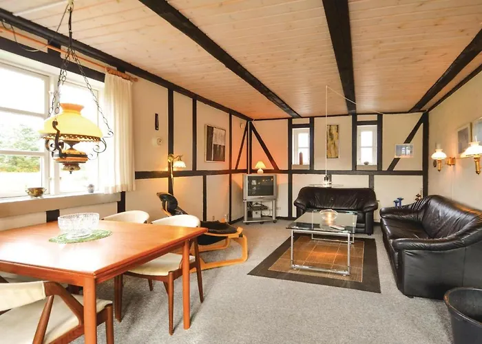 Three-bedroom In Dom wakacyjny *